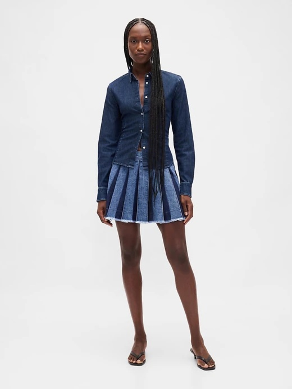 GAP Pleated Denim Mini Skirt two-tone denim mini skirt size 6